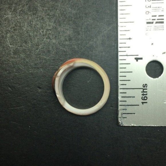 Carved Flower Ring Sz 6 Acrylic Earth Tones Cream Brown Black Retro BoHo Hippie - Picture 6 of 6